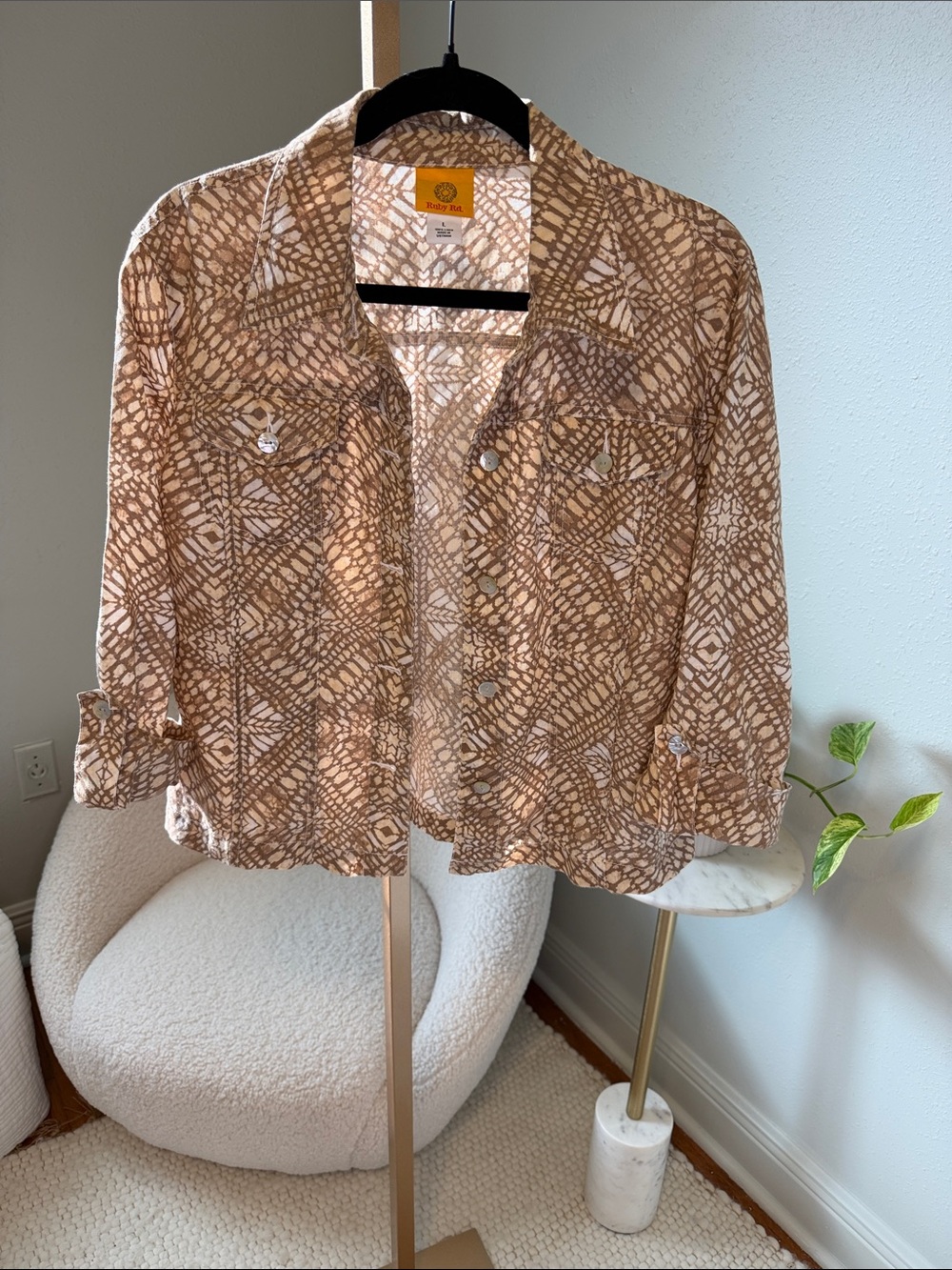 Ruby Rd. Tan & White Patterned Button-Front Women's Shirt Jacket